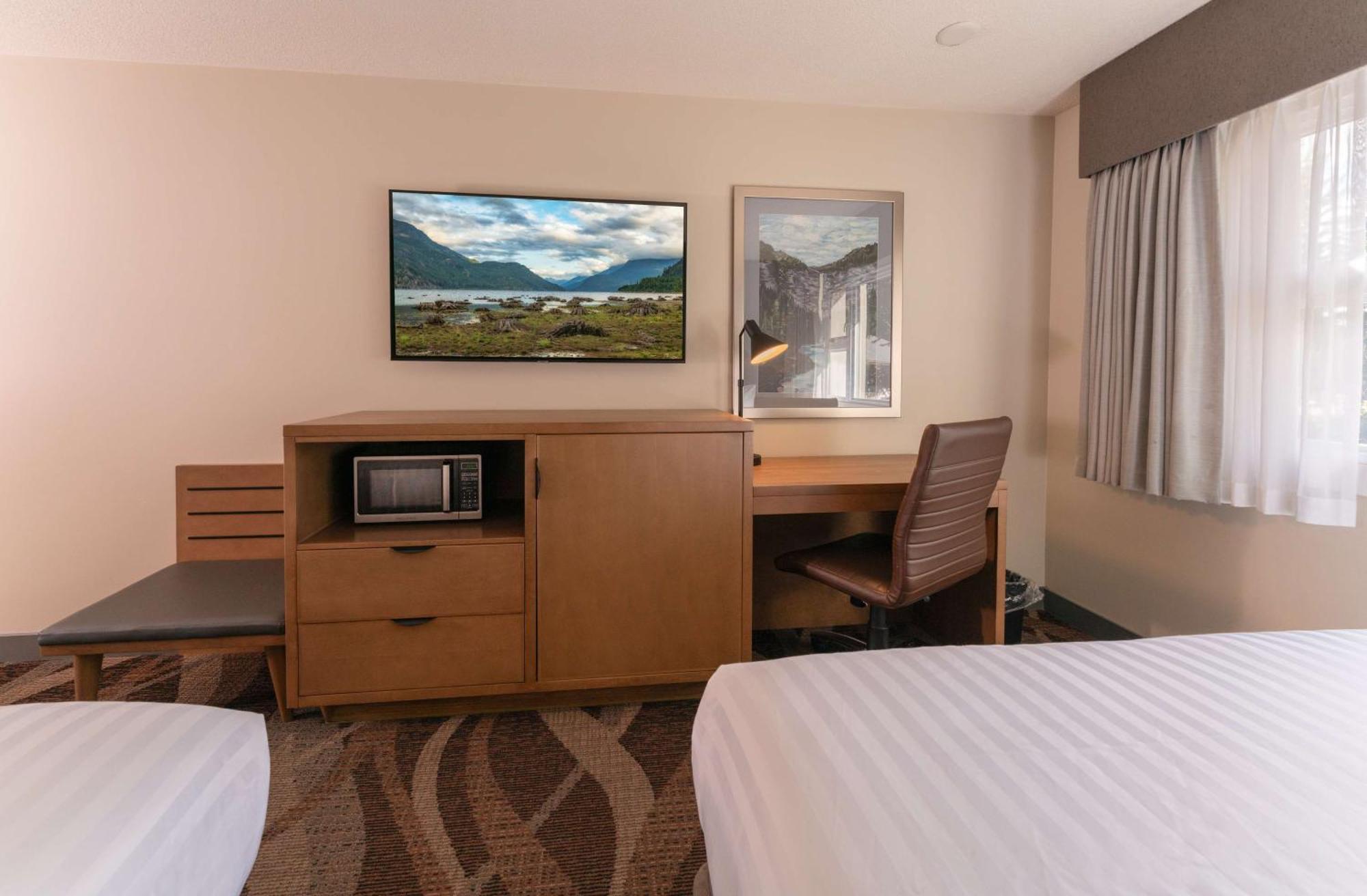 Prestige Hudson Bay Lodge & Conference Centre, Worldhotels Crafted Collection Smithers Exterior photo