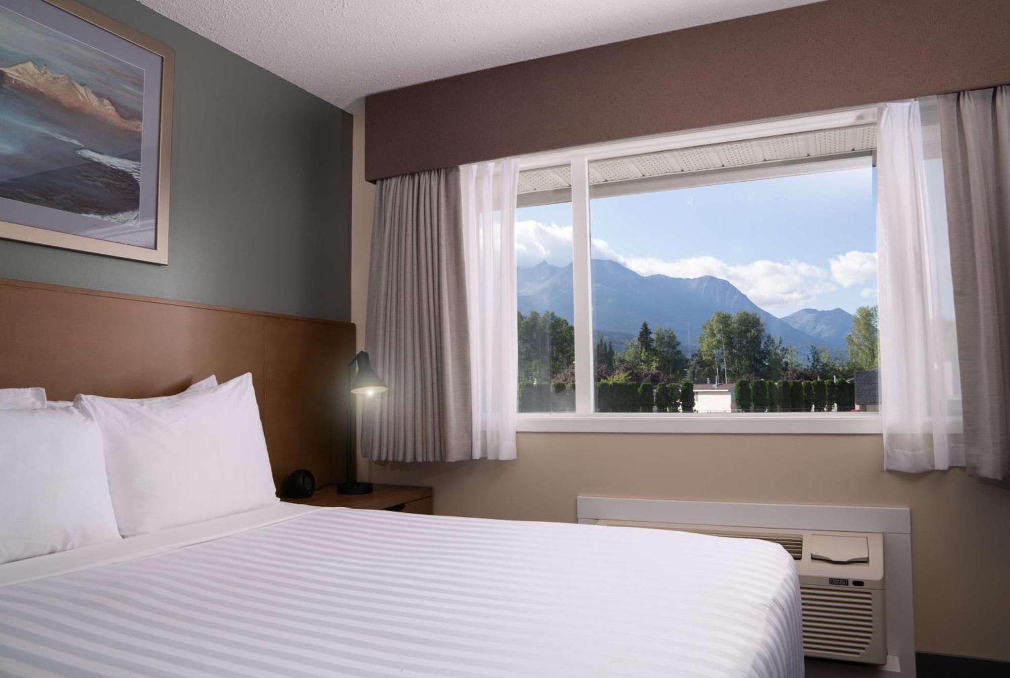 Prestige Hudson Bay Lodge & Conference Centre, Worldhotels Crafted Collection Smithers Exterior photo