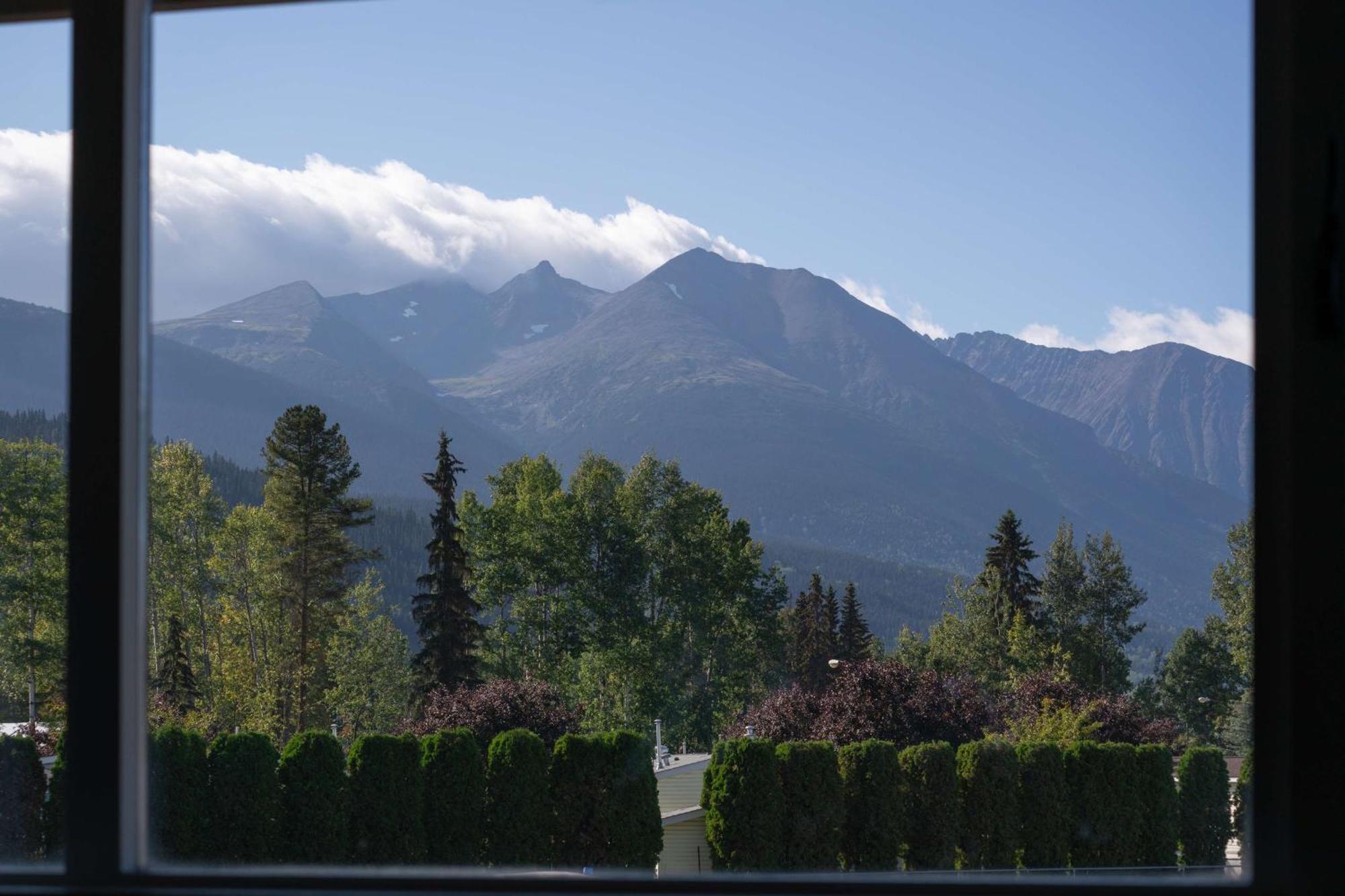 Prestige Hudson Bay Lodge & Conference Centre, Worldhotels Crafted Collection Smithers Exterior photo